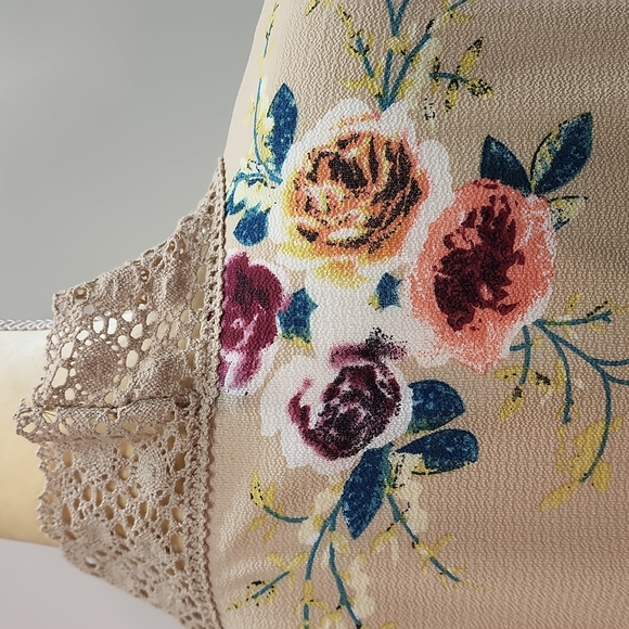 Size XL Floral rap cover up cardigan. C94 - Picture 5 of 9